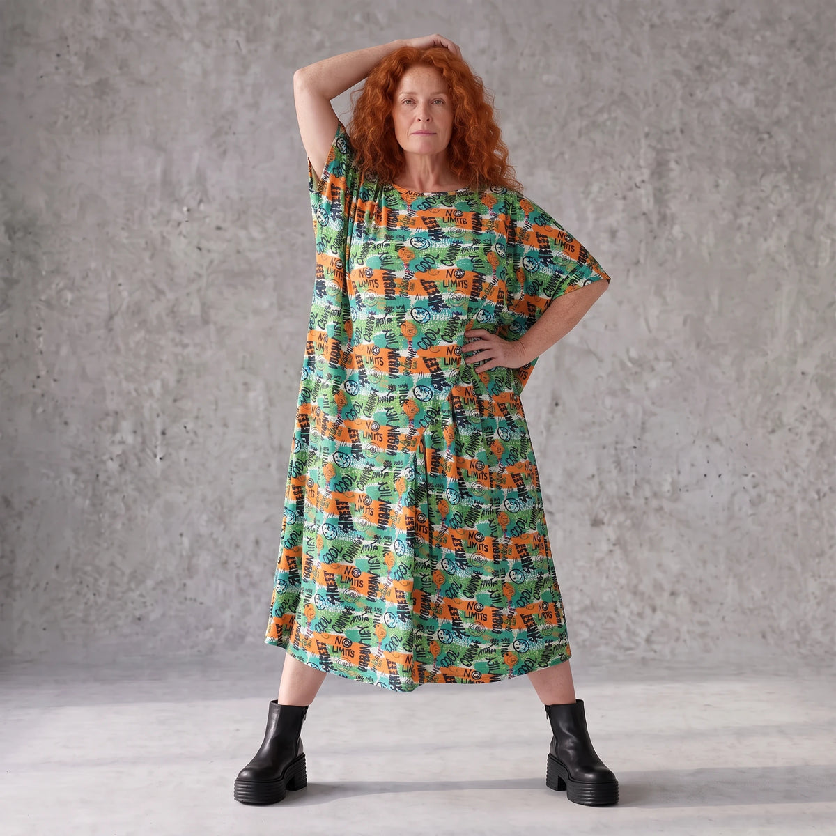 Jerseykleid in Grün/Multi mit Rundhalsausschnitt in Ballonform aus weichem Stretchstoff
