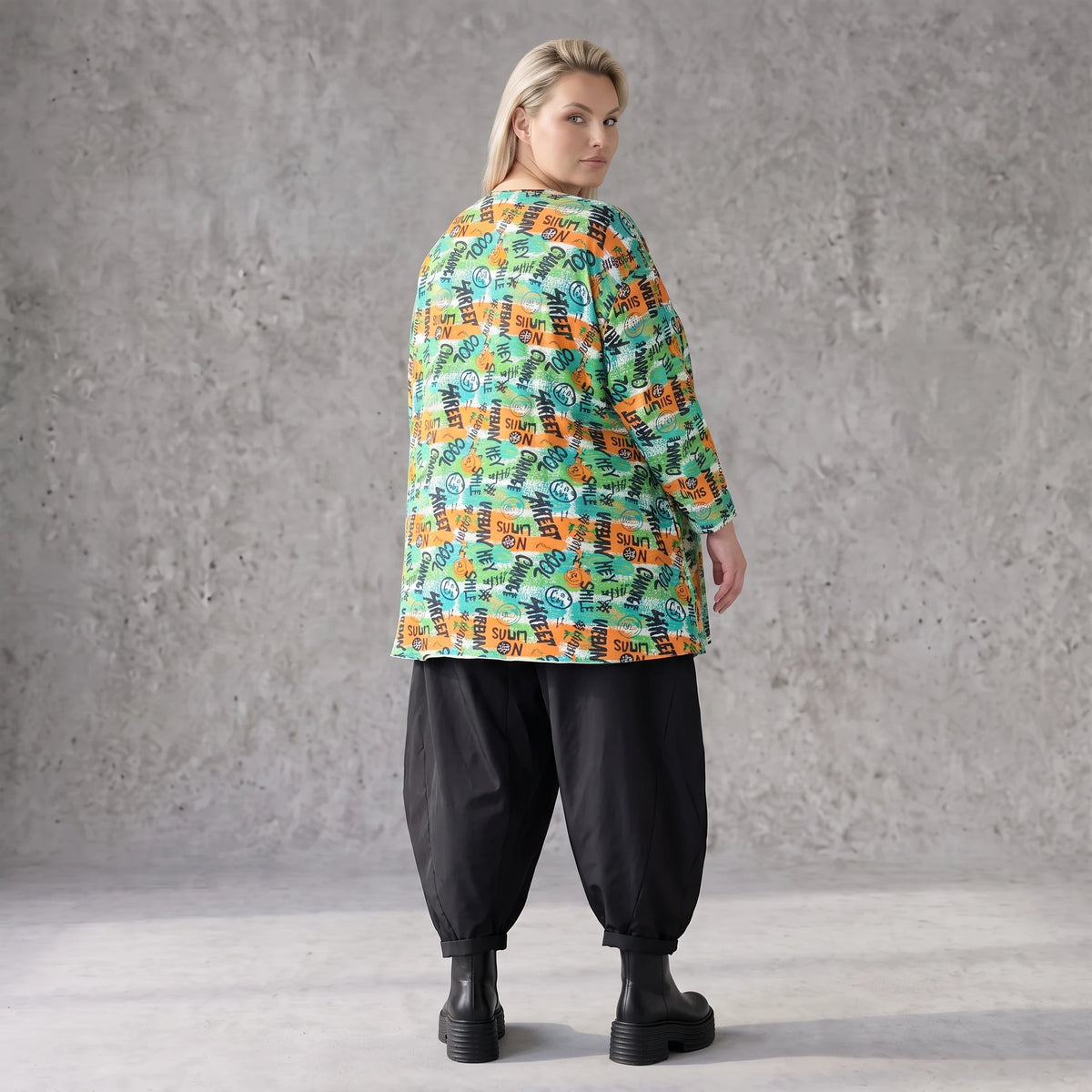 Shirt in A-Linie aus Stretchjersey mit grünem Multimuster luftig und locker fallend