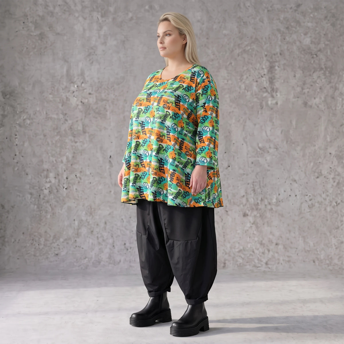 Shirt in A-Linie aus Stretchjersey mit grünem Multimuster luftig und locker fallend