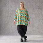 Shirt in A-Linie aus Stretchjersey mit grünem Multimuster luftig und locker fallend
