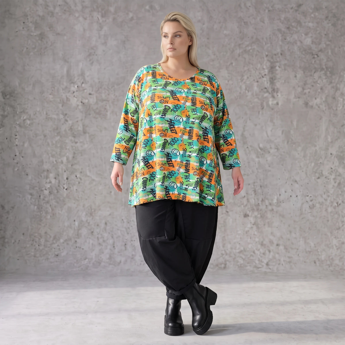 Shirt in A-Linie aus Stretchjersey mit grünem Multimuster luftig und locker fallend