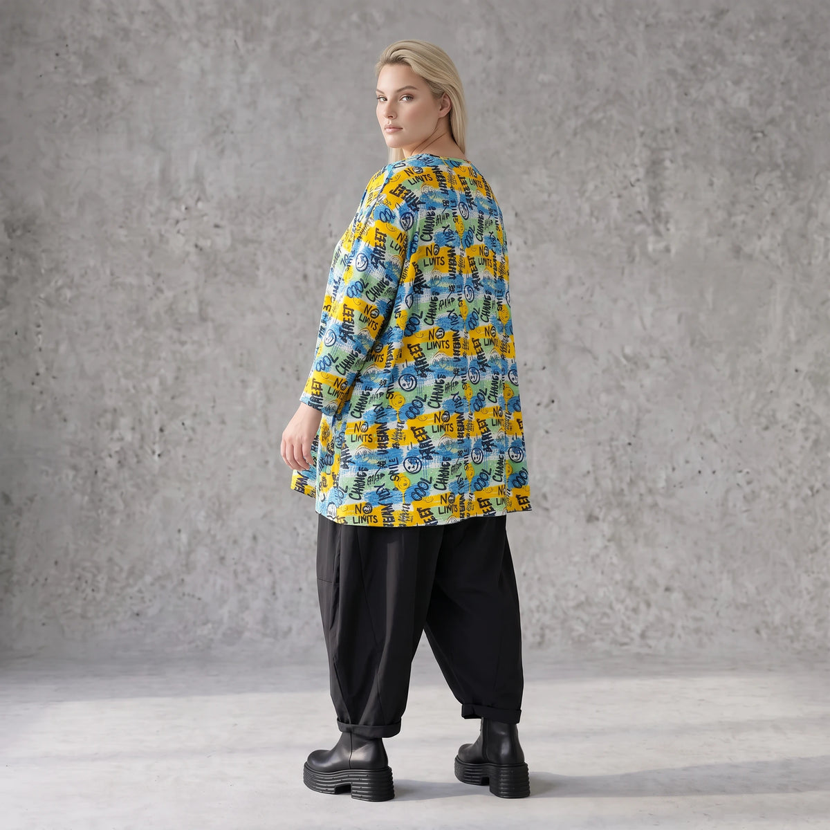 Jerseyshirt in Gelb/Multi mit Rundhalsausschnitt in A-Linie und 7/8-Arm lässig