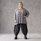Jerseyshirt in Grau mit Multiprint A-Linie Rundhalsausschnitt und 7/8-Arm Baumwollmix