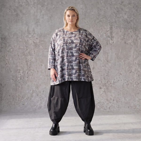 Jerseyshirt in Grau mit Multiprint A-Linie Rundhalsausschnitt und 7/8-Arm Baumwollmix