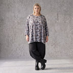 Jerseyshirt in Grau mit Multiprint A-Linie Rundhalsausschnitt und 7/8-Arm Baumwollmix