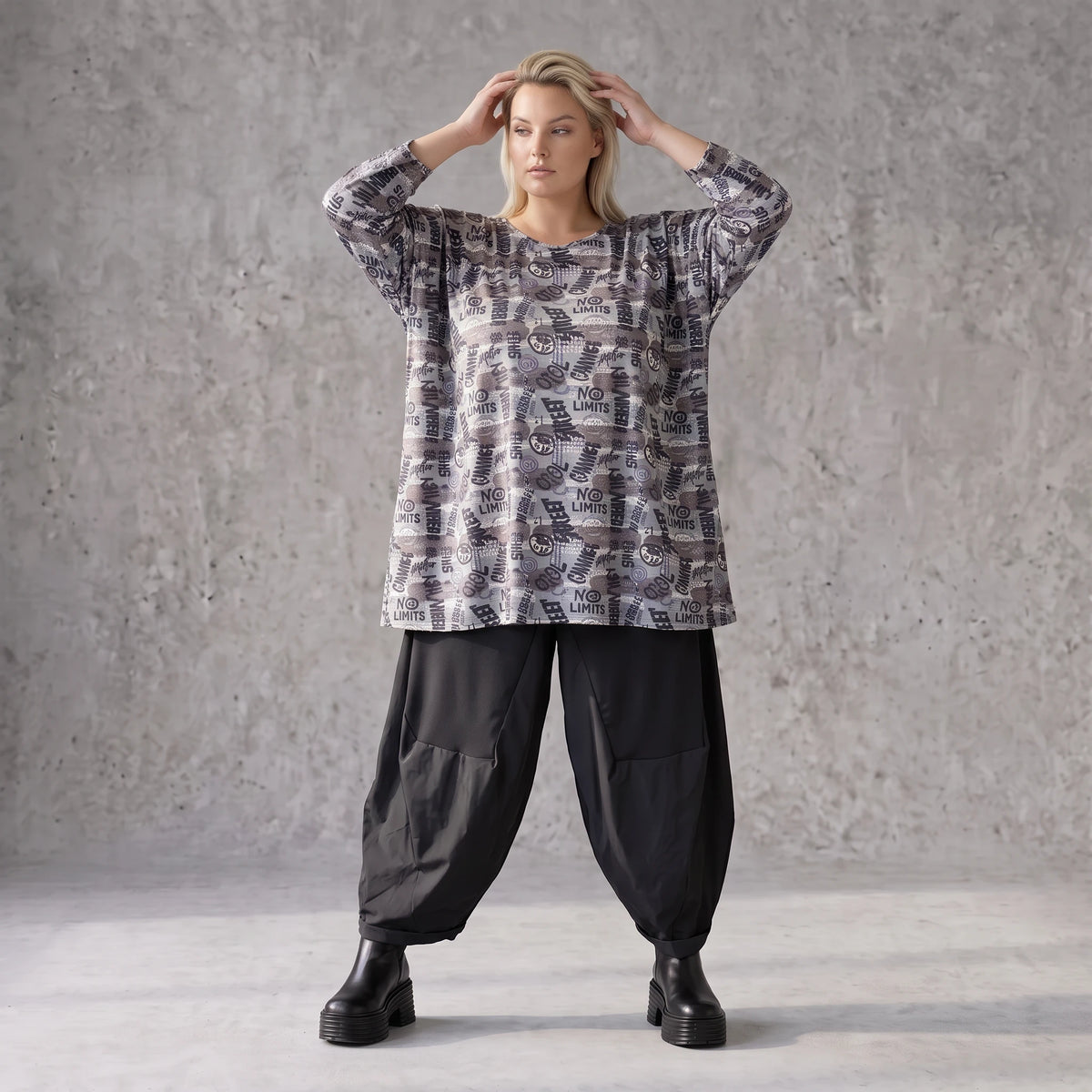 Jerseyshirt in Grau mit Multiprint A-Linie Rundhalsausschnitt und 7/8-Arm Baumwollmix