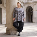 Jerseyshirt in Grau mit Multiprint A-Linie Rundhalsausschnitt und 7/8-Arm Baumwollmix