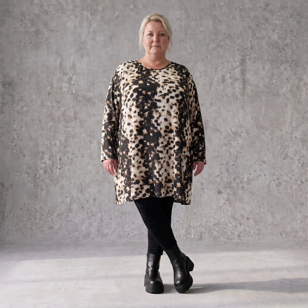 Langarmshirt in Braun/Weiß aus Viskosetwill in A-Linie mit Rundhalsausschnitt Taschen