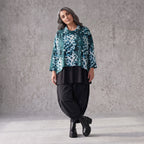 Kastiges Rollkragenshirt aus Viskosetwill mit Stretch und 3/4-Arm mit lockerem Fall