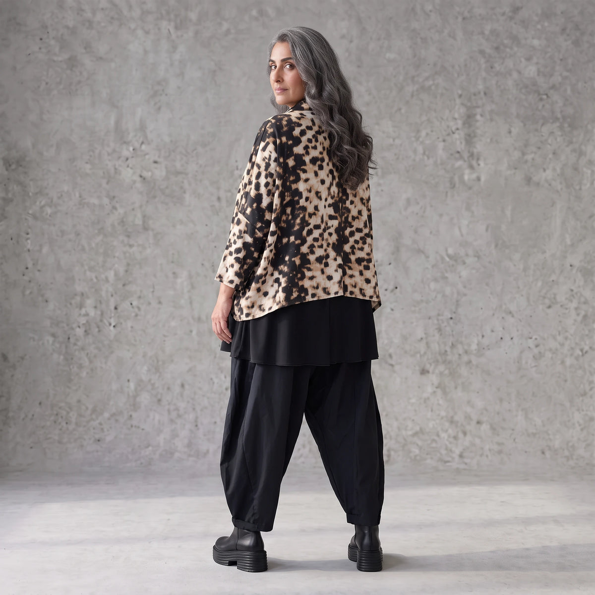 Kastiges Twillshirt mit Rollkragen und 3/4-Arm in Braun/Weiß mit softem Stretchkomfort