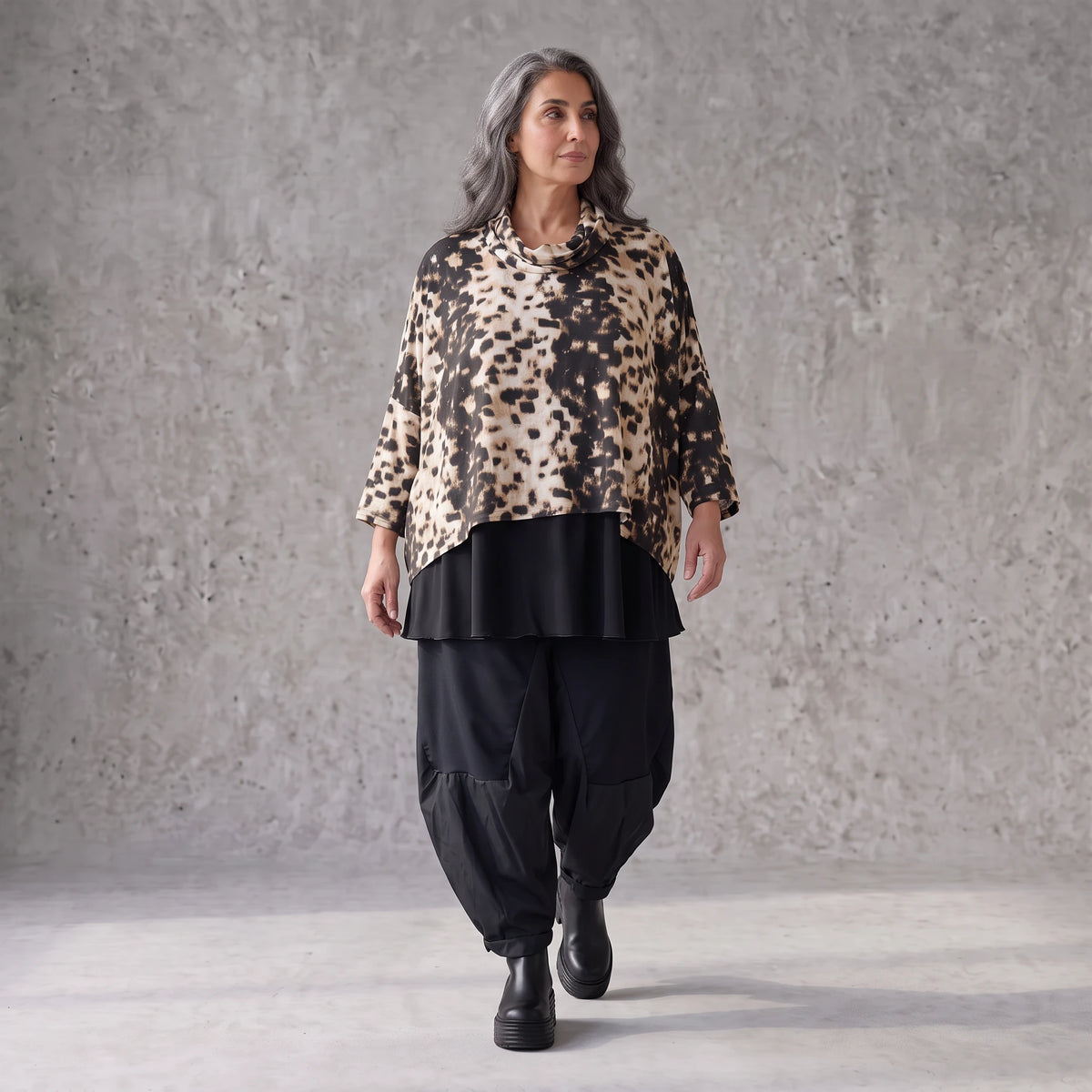 Kastiges Twillshirt mit Rollkragen und 3/4-Arm in Braun/Weiß mit softem Stretchkomfort