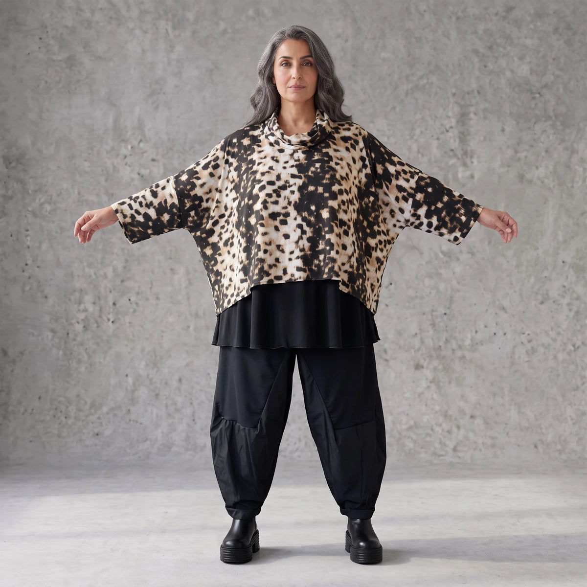 Kastiges Twillshirt mit Rollkragen und 3/4-Arm in Braun/Weiß mit softem Stretchkomfort