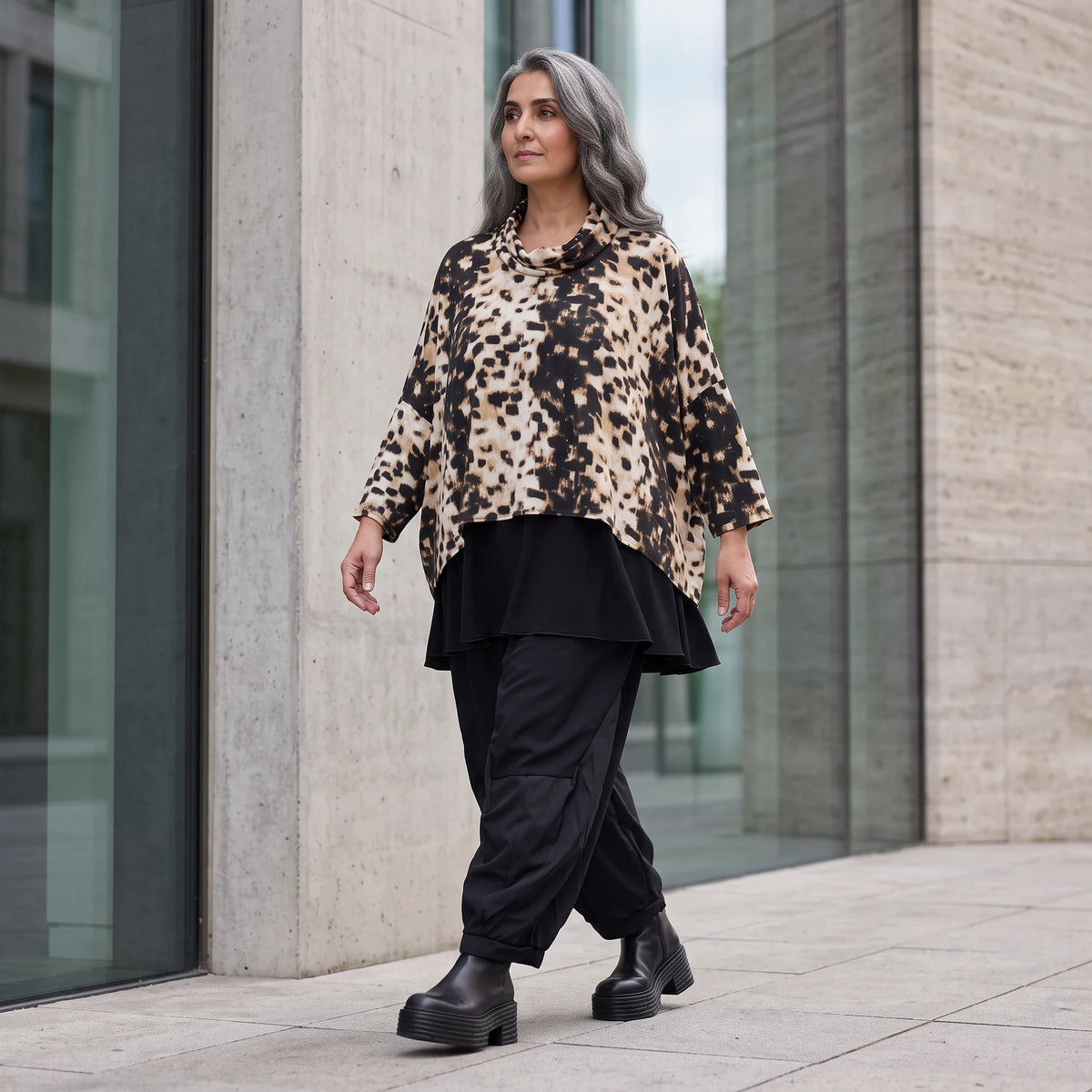 Kastiges Twillshirt mit Rollkragen und 3/4-Arm in Braun/Weiß mit softem Stretchkomfort