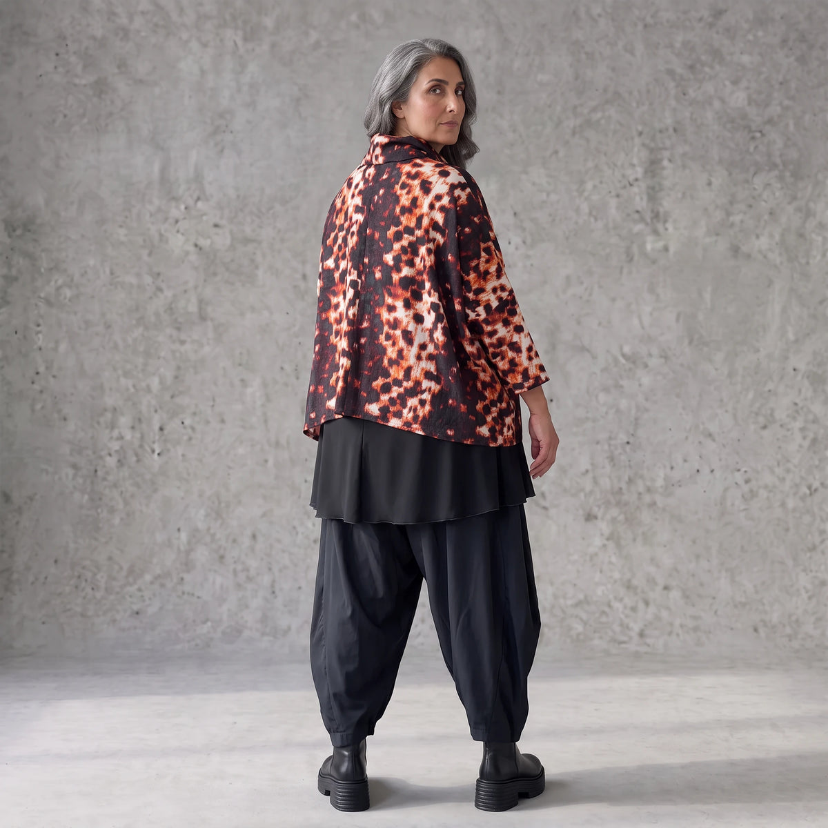 Twillshirt mit Rollkragen und 3/4-Arm in Rost/Weiß mit kastiger Form aus Twill