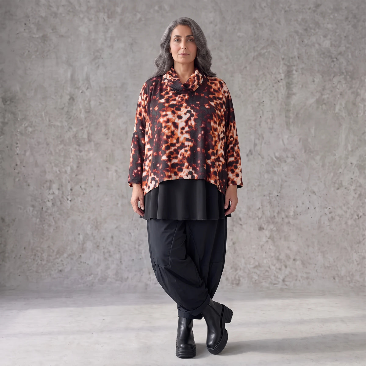 Twillshirt mit Rollkragen und 3/4-Arm in Rost/Weiß mit kastiger Form aus Twill