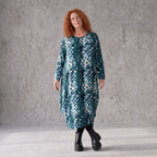 Ballonkleid aus Stretch Twill in Petrol/Weiss mit femininer Silhouette und leichtem Fall