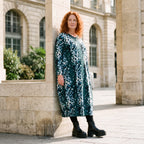 Ballonkleid aus Stretch Twill in Petrol/Weiss mit femininer Silhouette und leichtem Fall