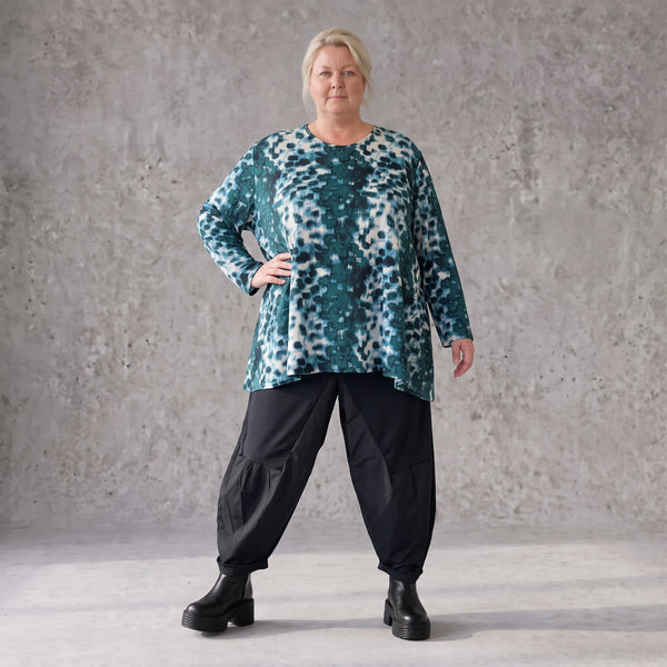 Langarmshirt in Petrol/Weiß aus weichem Stretch Twill mit Rundhalsausschnitt in A-Linie