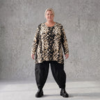 Langarmshirt in Braun/Weiß mit Rundhalsausschnitt in A-Linie aus weichem Stretchtwill