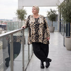 Langarmshirt in Braun/Weiß mit Rundhalsausschnitt in A-Linie aus weichem Stretchtwill