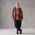 Langarmshirt aus rost/weißem Viskosetwill mit Stretch in A-Linie mit Rundhalsausschnitt