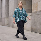 Petrol/Weiße Bluse aus Stretchtwill mit Hemdkragen und 3/4-Arm aus Viskosemix weichfallend