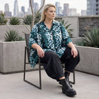Petrol/Weiße Bluse aus Stretchtwill mit Hemdkragen und 3/4-Arm aus Viskosemix weichfallend