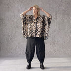 Twillbluse in Braun/Weiß mit Muster Hemdkragen Knopfleiste Stretch und gerundetem Saum