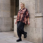 Bluse in Rost/Weiß aus Stretch Twill mit Hemdkragen und 3/4-Arm im gerundeten Schnitt