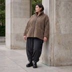 Teddyjacke warm mit Stehkragen Reißverschluss Nahttaschen und kastigem Schnitt modern