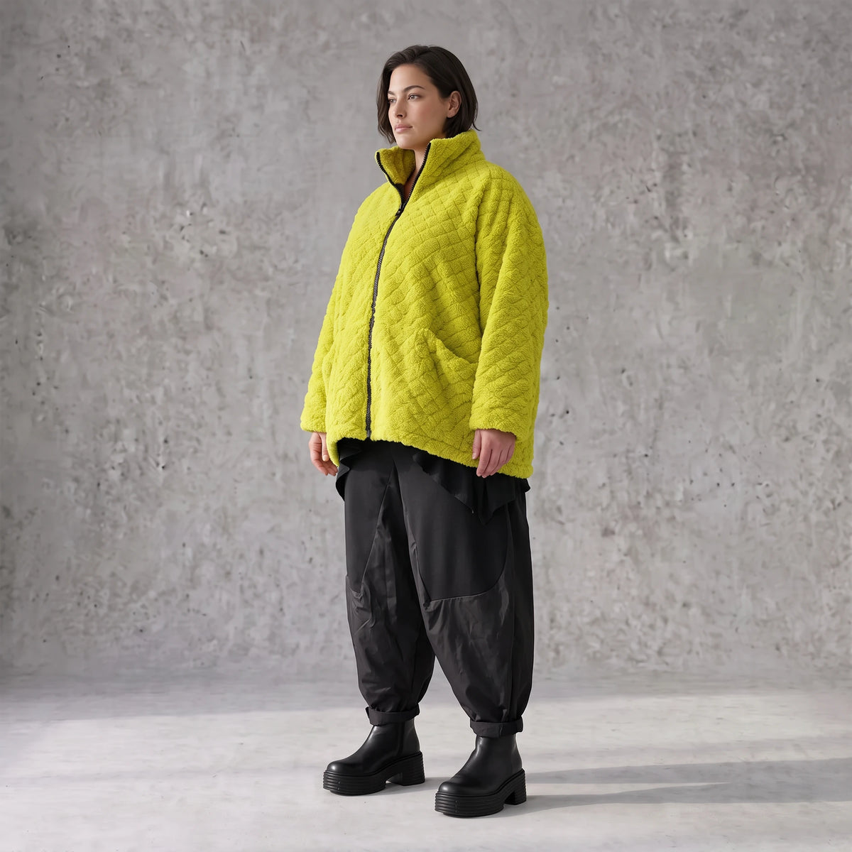 Limettefarbene Teddyjacke aus Kuschelfleece mit kastiger Passform für Wintertage ideal