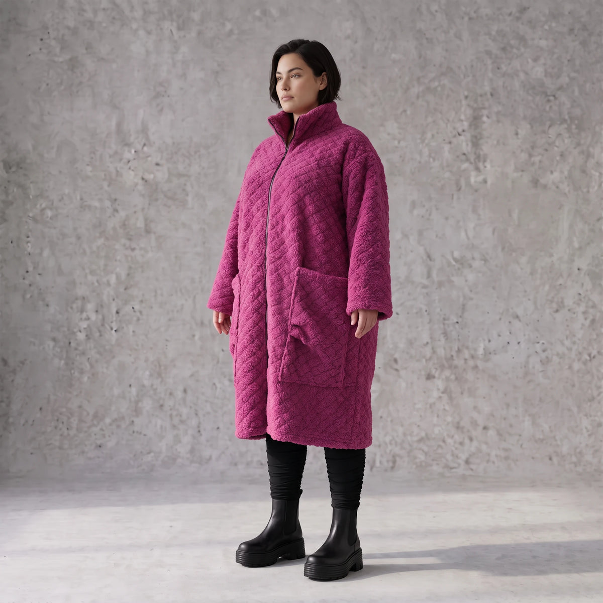 Kuschelig warmer fuchsia Teddymantel mit Stehkragen geradem Schnitt und tiefen Taschen
