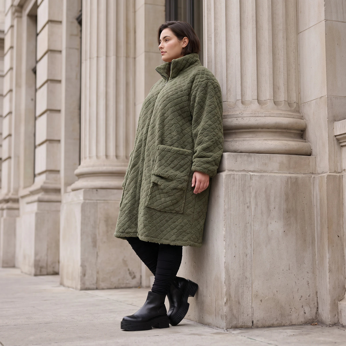 Khaki Teddymantel Wintermantel mit Stehkragen geradem Schnitt Taschen und Reißverschluss