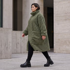 Khaki Teddymantel Wintermantel mit Stehkragen geradem Schnitt Taschen und Reißverschluss