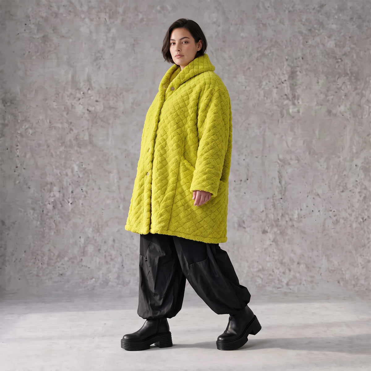 Flauschige limette Teddyjacke in Ballonform mit Kapuze und Taschen für Winterkomfort