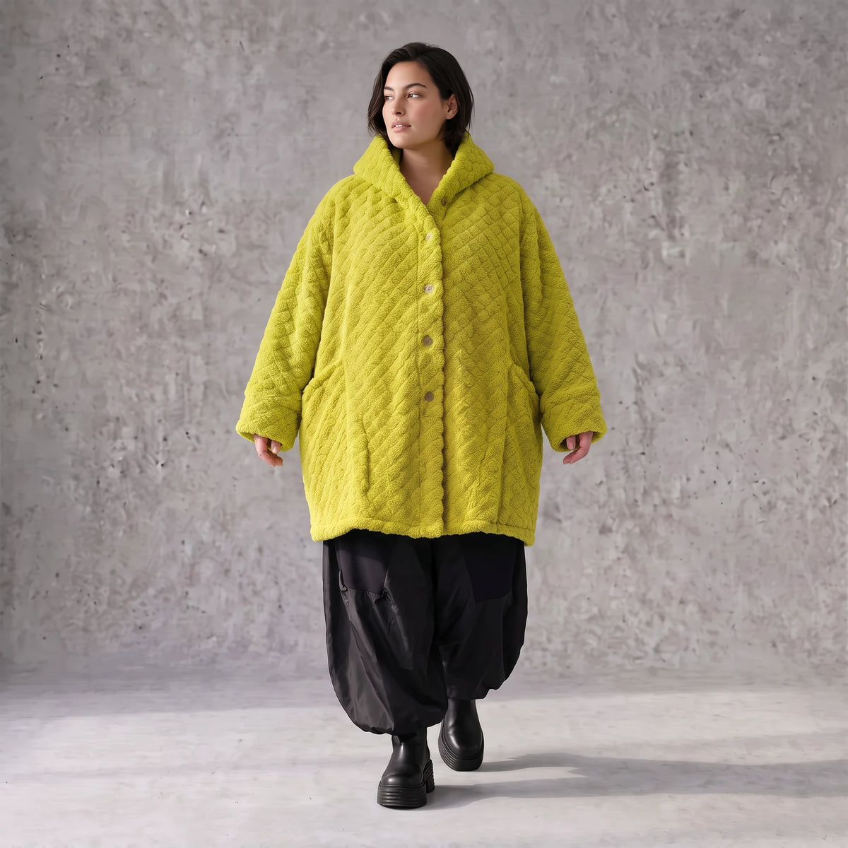 Flauschige limette Teddyjacke in Ballonform mit Kapuze und Taschen für Winterkomfort