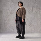 Teddyjacke aus flauschigem Stoff mit Rundhalsausschnitt Knopfleiste und gerundetem Saum