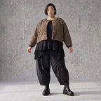 Teddyjacke aus flauschigem Stoff mit Rundhalsausschnitt Knopfleiste und gerundetem Saum