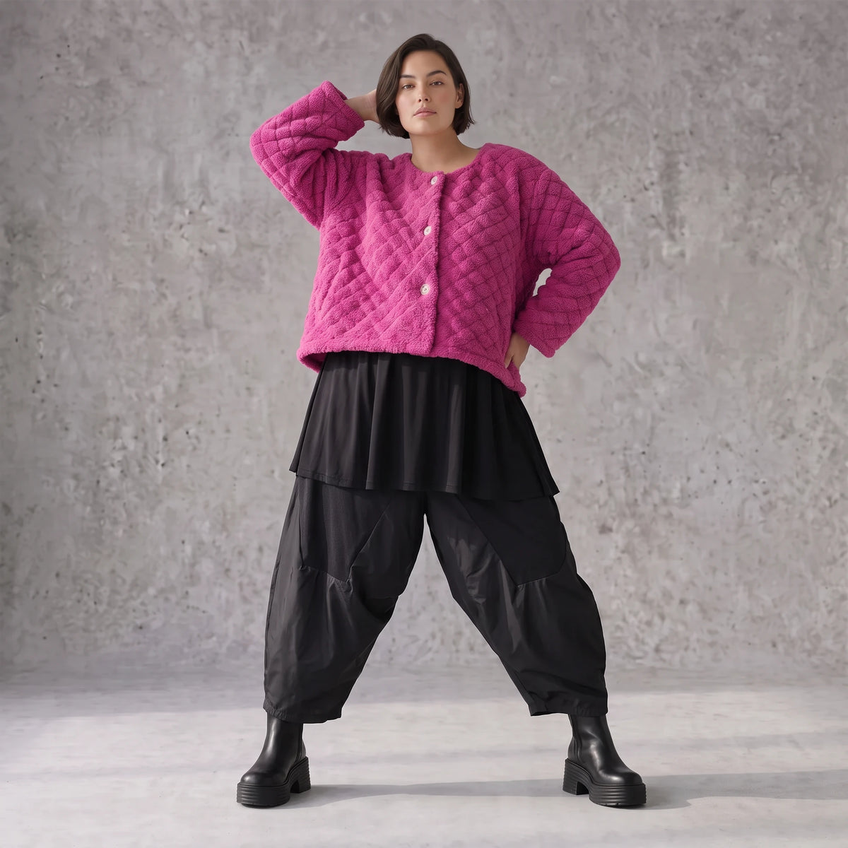 Kuschelige warme Fuchsia Teddyjacke in gerundeter Schnittform für stylische Winterlooks