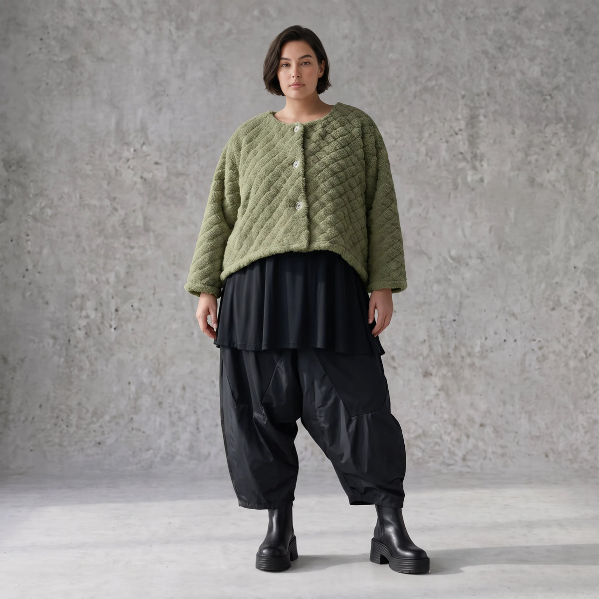 Kuschelige khakifarbene Teddyjacke mit Rundhalsausschnitt Knopfleiste und softer Form