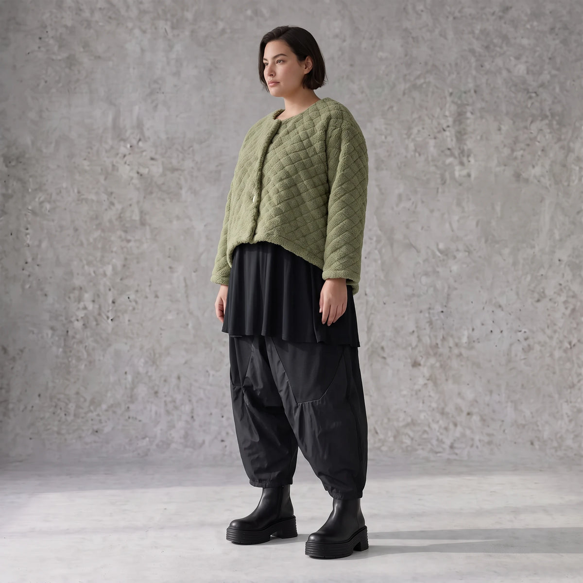 Kuschelige khakifarbene Teddyjacke mit Rundhalsausschnitt Knopfleiste und softer Form