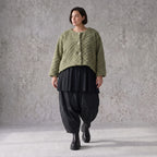 Kuschelige khakifarbene Teddyjacke mit Rundhalsausschnitt Knopfleiste und softer Form