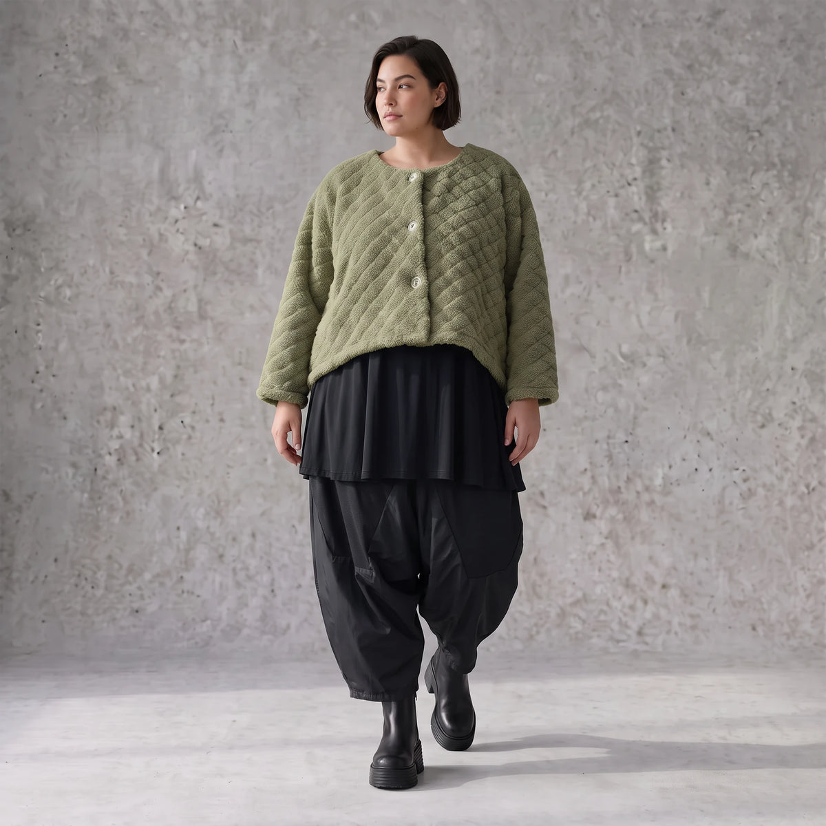 Kuschelige khakifarbene Teddyjacke mit Rundhalsausschnitt Knopfleiste und softer Form