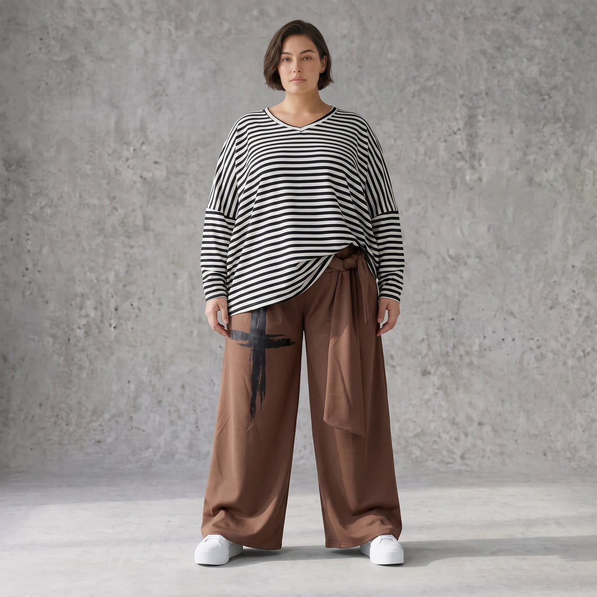 Marlenehose aus weichem Fleece mit Bindegürtel und weitem fließendem Bein winterwarm
