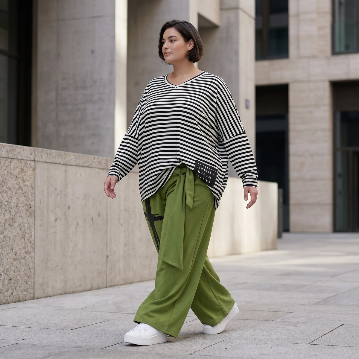 Warme Fleecemarlenehose mit Bindegürtel und Stretch in weiter Form für kalte Wintertage