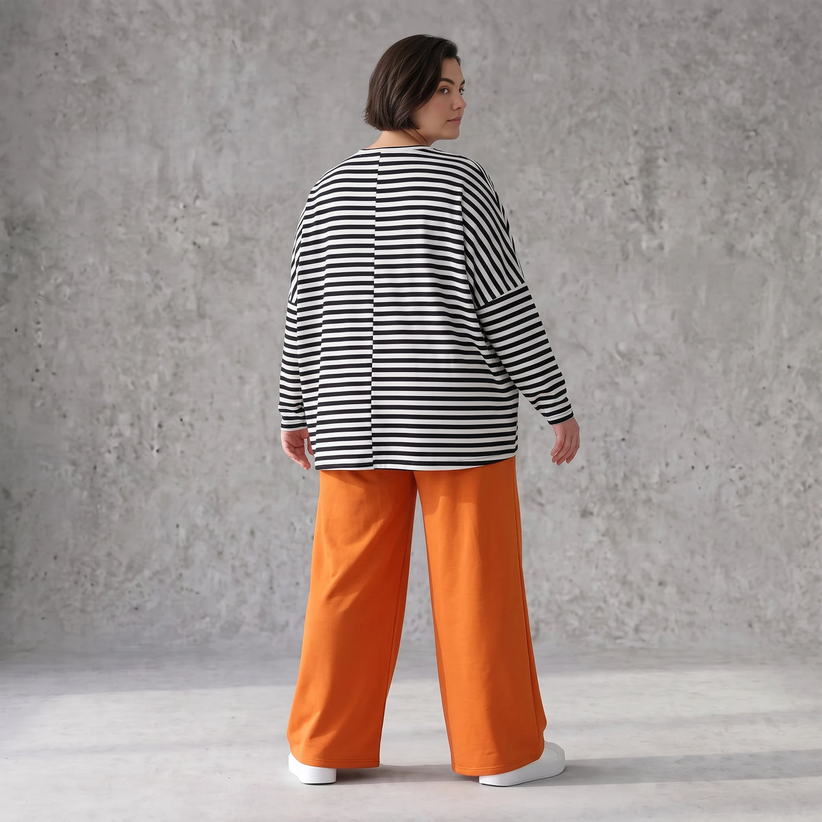 Marlenehose aus weichem Fleece mit Stretch und elastischem Bund mit Bindegürtel für Winter