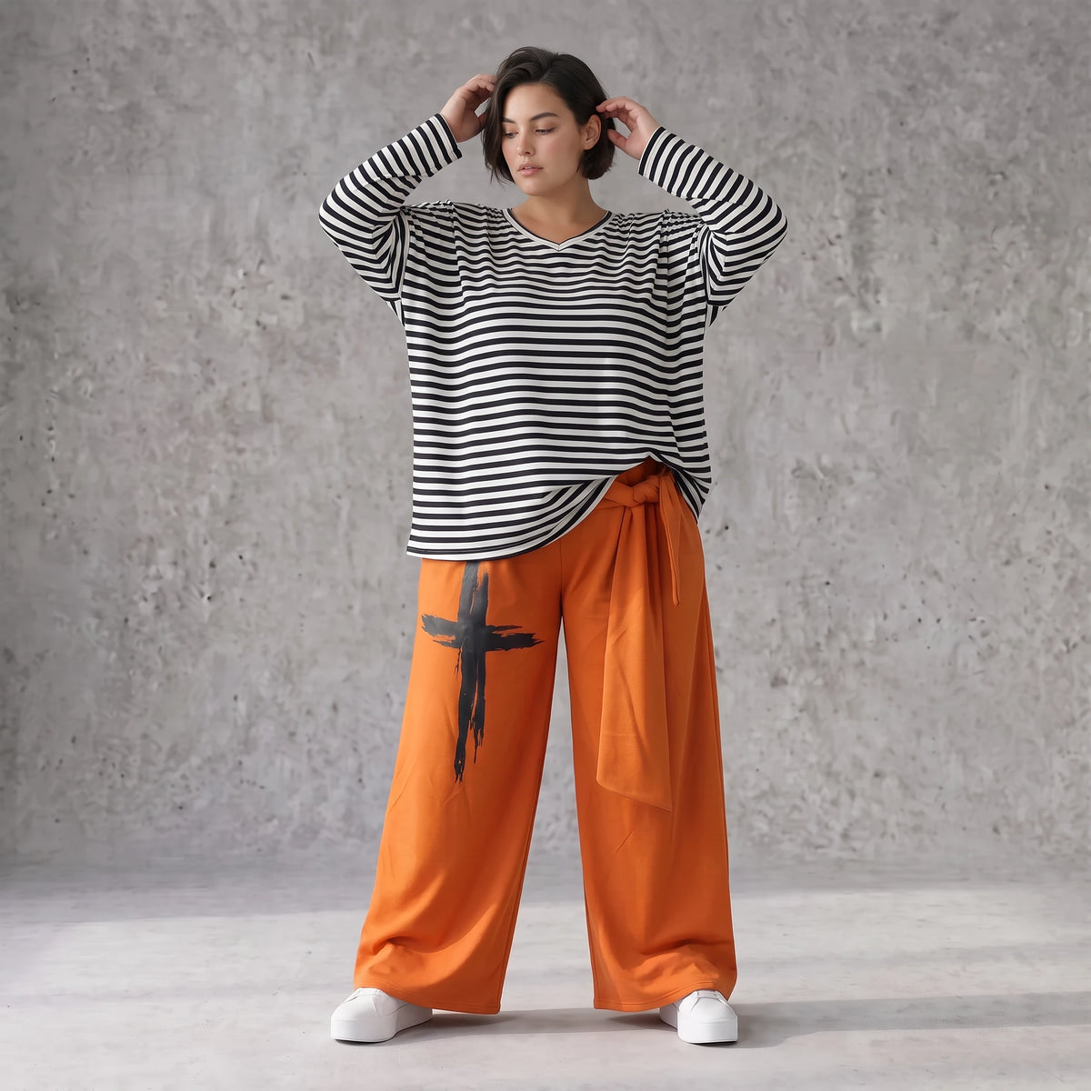 Marlenehose aus weichem Fleece mit Stretch und elastischem Bund mit Bindegürtel für Winter