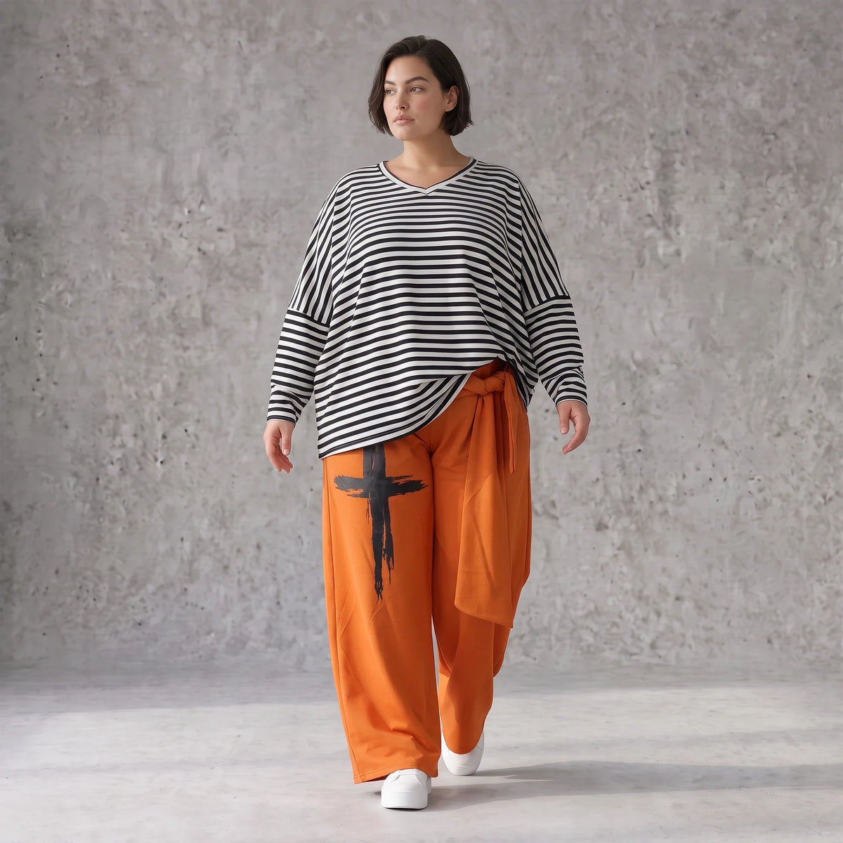 Marlenehose aus weichem Fleece mit Stretch und elastischem Bund mit Bindegürtel für Winter