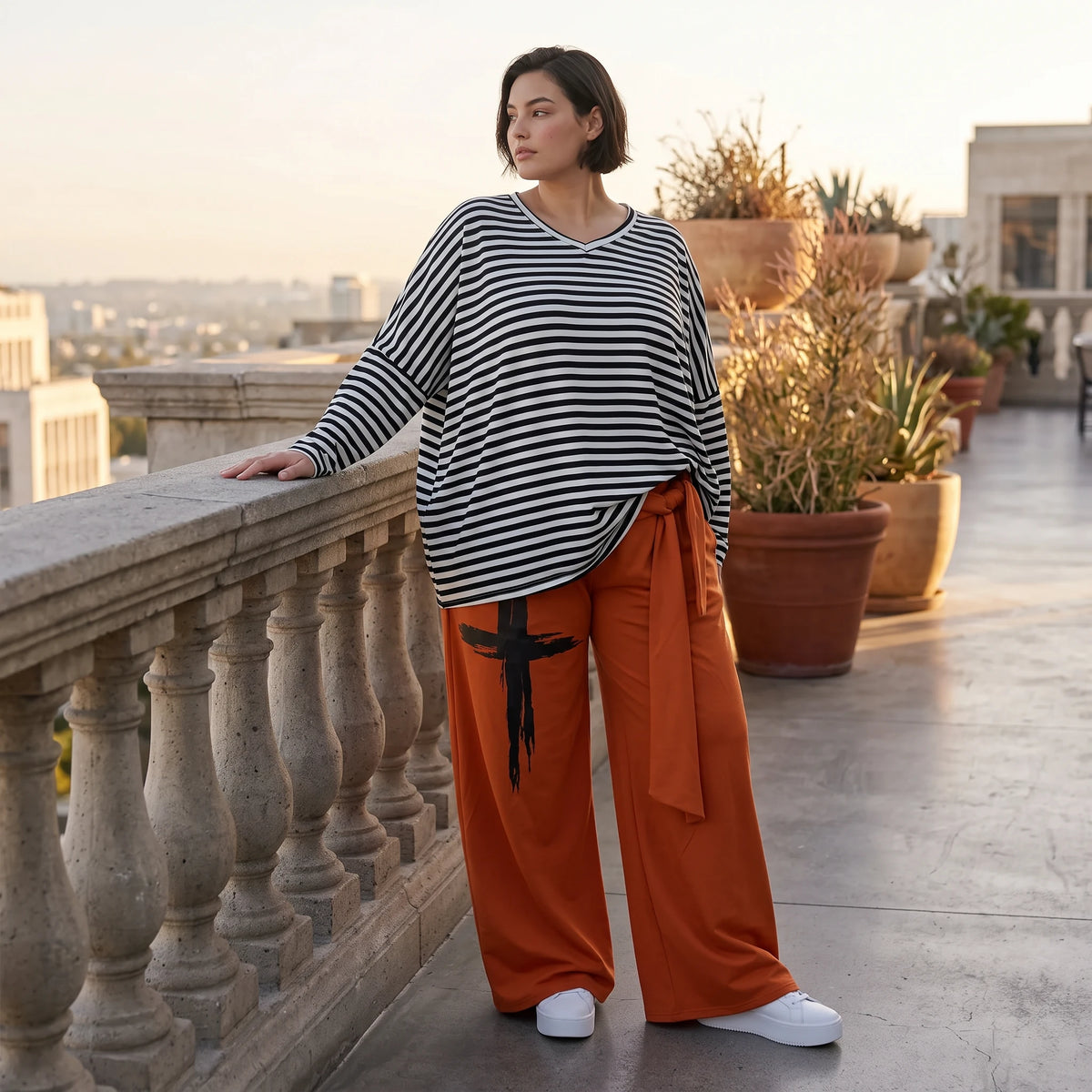 Marlenehose aus weichem Fleece mit Stretch und elastischem Bund mit Bindegürtel für Winter