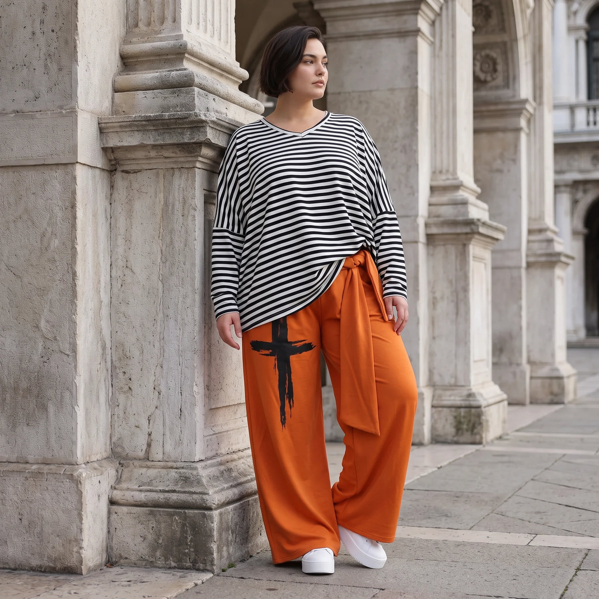 Marlenehose aus weichem Fleece mit Stretch und elastischem Bund mit Bindegürtel für Winter